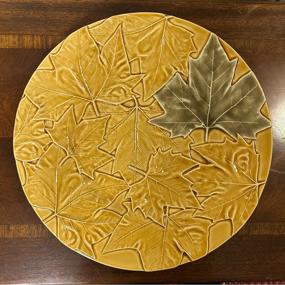 13” Platter - Bordallo Pinheiro - Picture 1 of 14